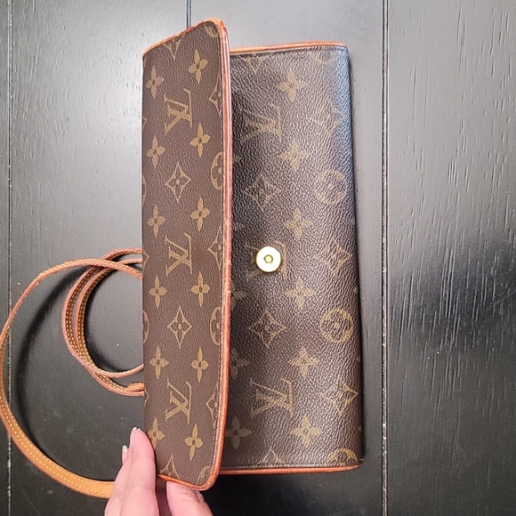 ❣️SALE Louis Vuitton Twin GM - Picture 13 of 16